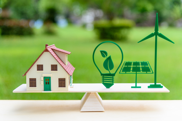 Managing Residential Energy Consumption with an Online Scheduling Framework